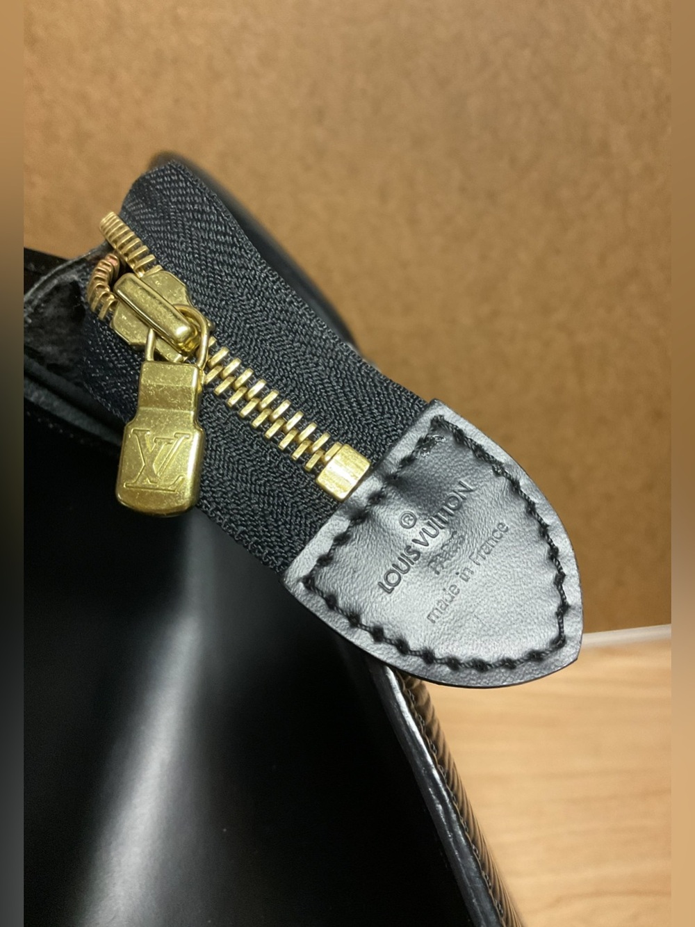 ✅LOUIS VUITTON Black Epi Leather Bag
AUTHENTIC SET - Picture 8 of 16